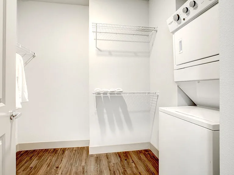 The Cosmopolitan Apartments — Photo 41