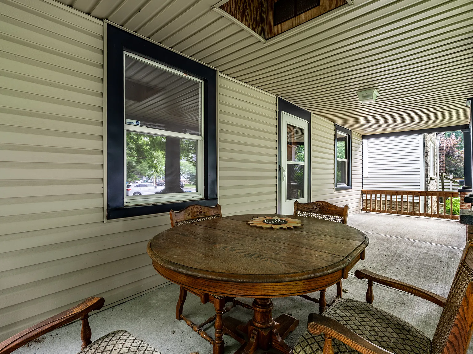 4 bed, 2.0 bath, 2302 sqft, $3,000 — Photo 3