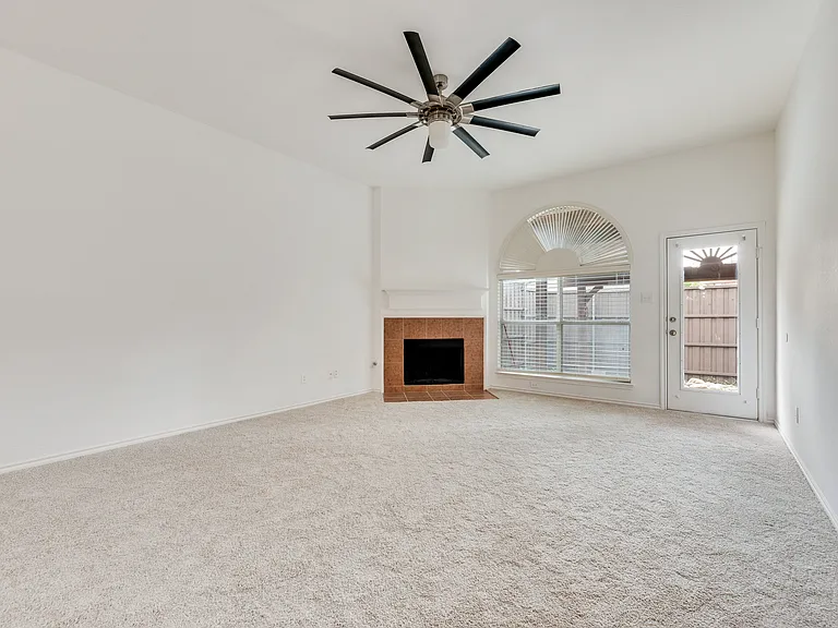 608 Regency Trl — Photo 25