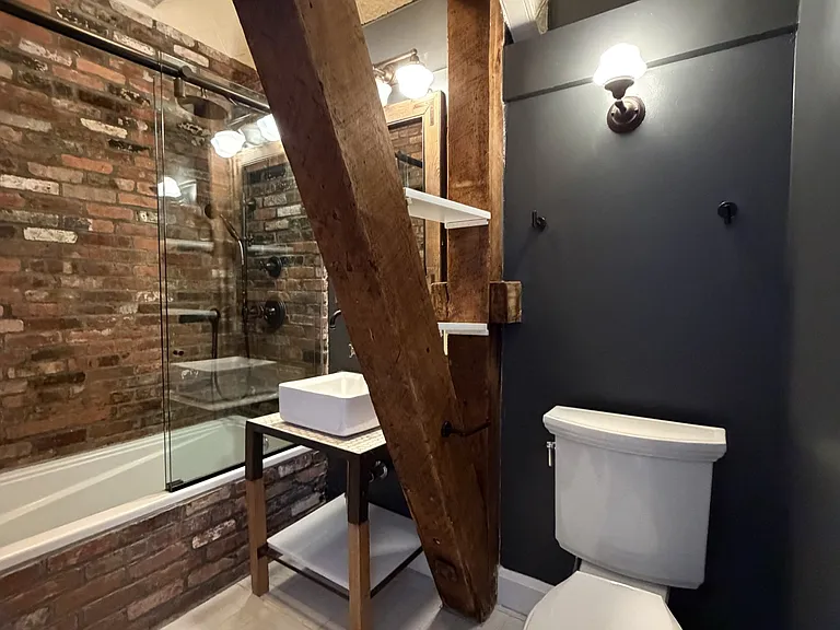 163 N 6th St #C2 — Photo 4