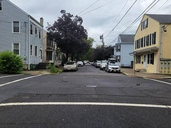 4th image of 63 Mary St