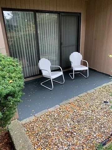 46 Shrewsbury Green Dr #B — Photo 4