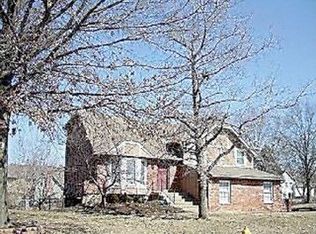 1968 E Sleepy Hollow Dr, Olathe, KS 66062