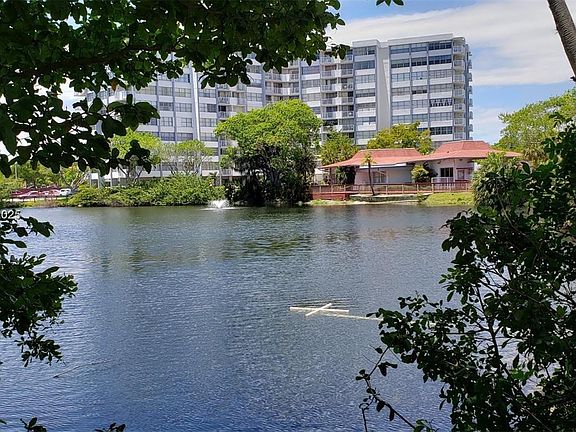 5th image of 1300 NE Miami Gardens Dr APT 518E
