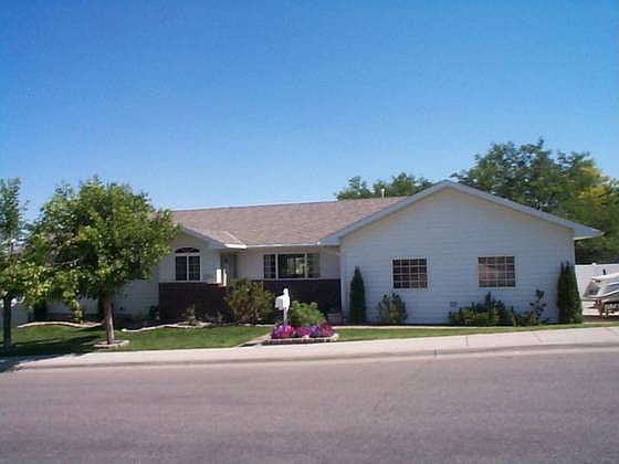 1st image of 2911 Acacia Way