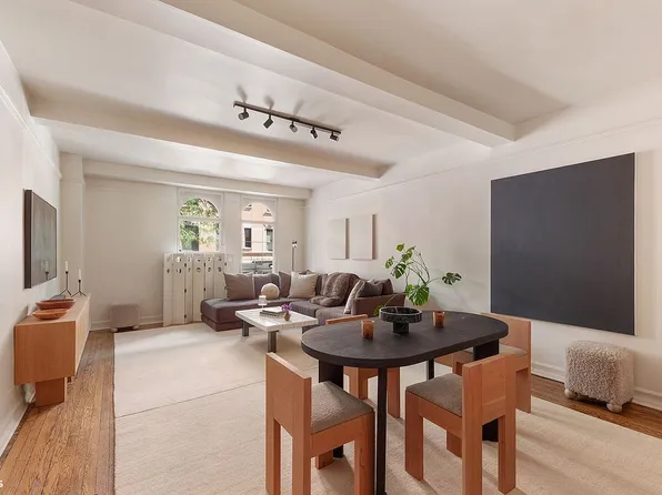 410 W 24th St APT 2K, New York, NY 10011