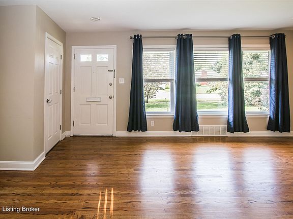 3rd image of 2509 Sharon Cir