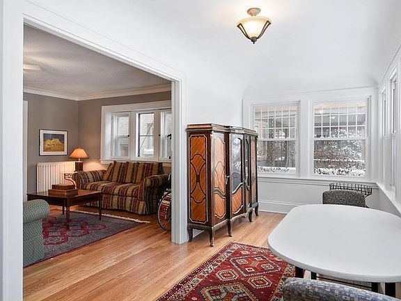 3rd image of 2413 Girard Ave S Unit 1