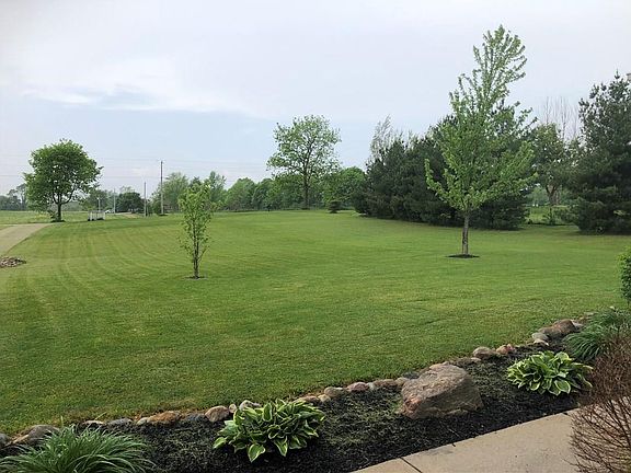 3rd image of 826 S County Road 325 W