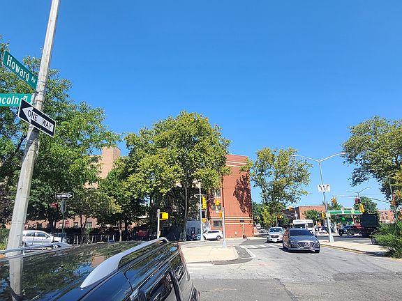 2nd image of 544 Howard Ave #2A