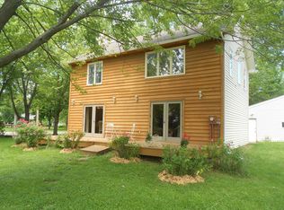 800 Crystal Lake Rd E, Burnsville, MN 55306