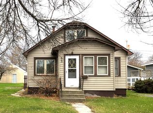 609 9th St, International Falls, MN 56649