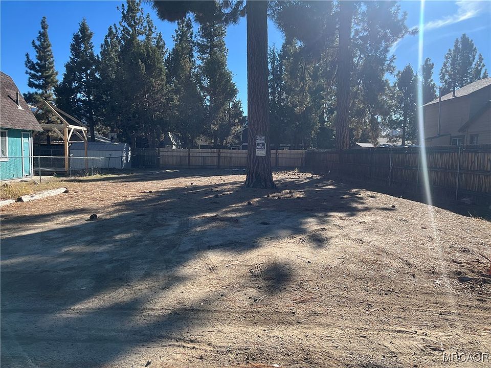 1st image of 324 E Tiger Lily Dr