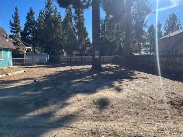 324 E Tiger Lily Dr, Big Bear City, CA 92314