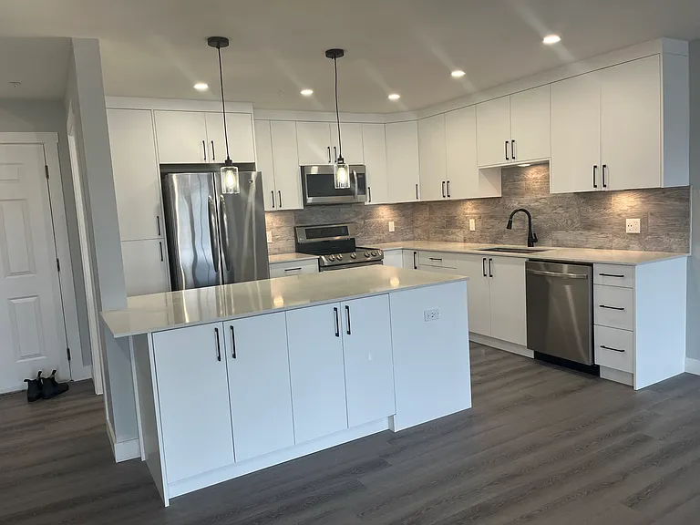 2585 Ware St #304 — Photo 3