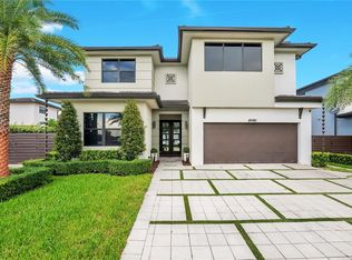 8981 NW 161st Ter, Miami Lakes, FL 33018