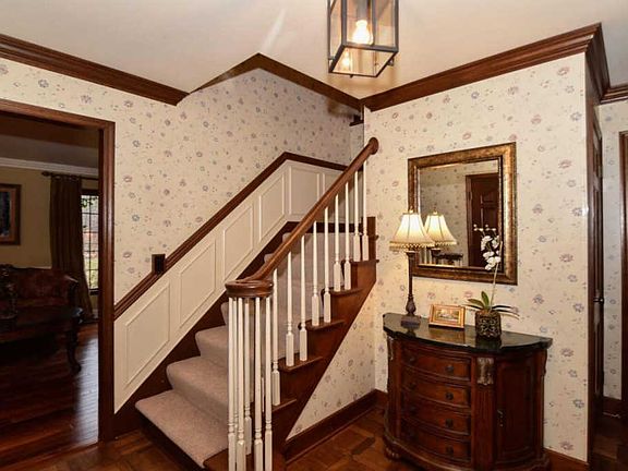4th image of 1774 Shalom Dr
