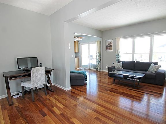4th image of 44 Chesapeake Lndg