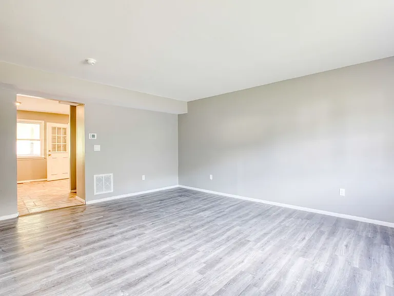 72 Caesar Dr — Photo 9