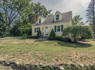2204 Clifton Park Rd, Niskayuna, NY 12309