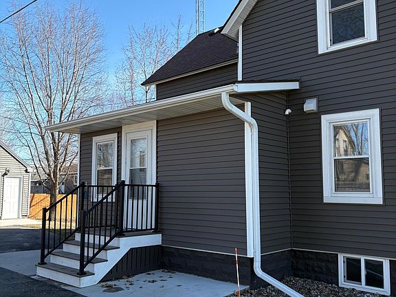 4th image of 35 3rd St SE