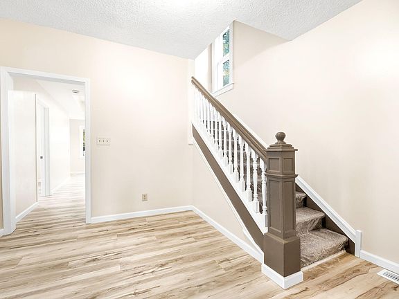 5th image of 706 Oliver Ave N
