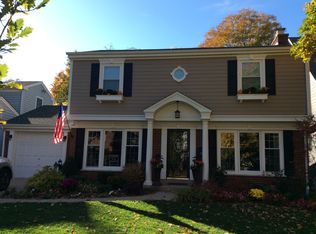 636 S Bristol Ln, Arlington Heights, IL