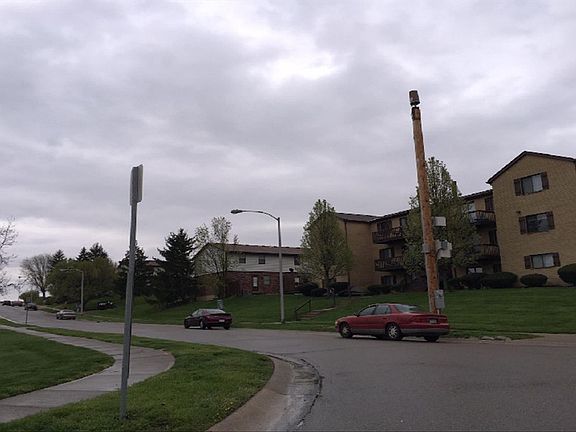 4th image of 2048 Woodtrail Dr APT 71