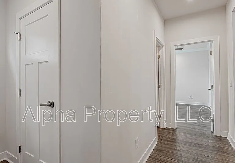 921 Saint Elmos Ct — Photo 17