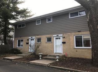 811 Hibbard Rd UNIT B, Wilmette, IL 60091