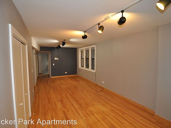3rd image of 1971 W Evergreen Ave #10455767