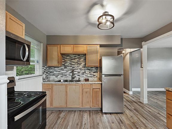 4th image of 10132 Baron Dr