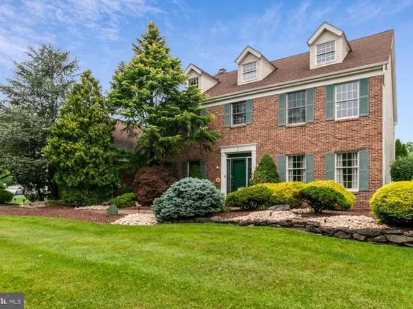 2 Abbington Ln, West Windsor, NJ 08550