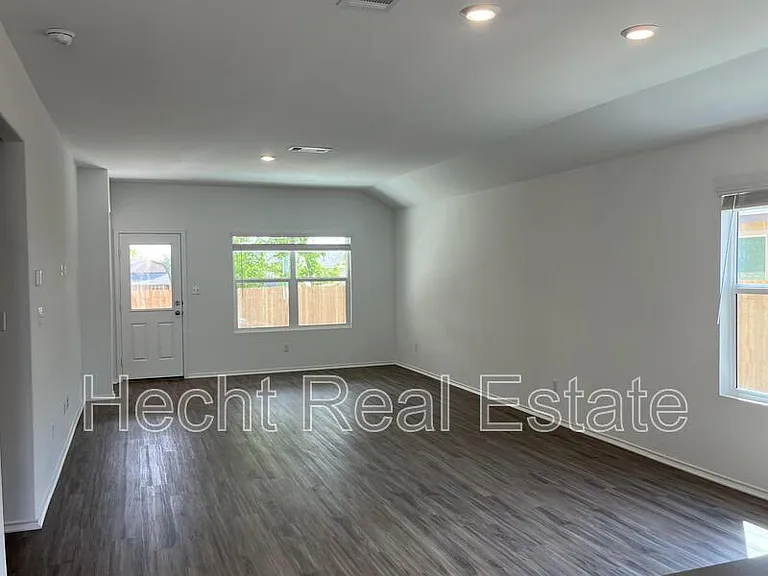 283 Silver Glen Dr #1 — Photo 3