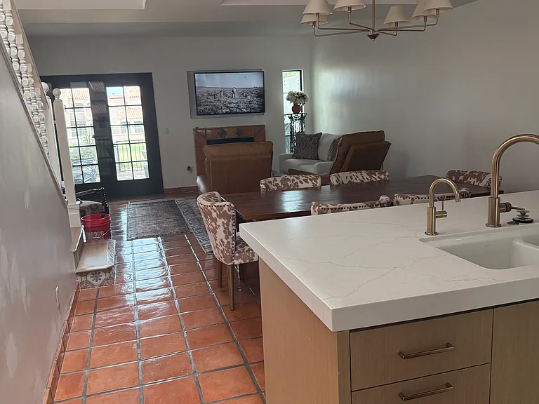 2949 E Rose Ln — Photo 9