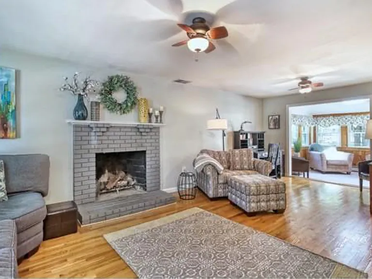 64 David Rd — Photo 7