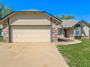 1105 Northridge Rd, Moore, OK 73160