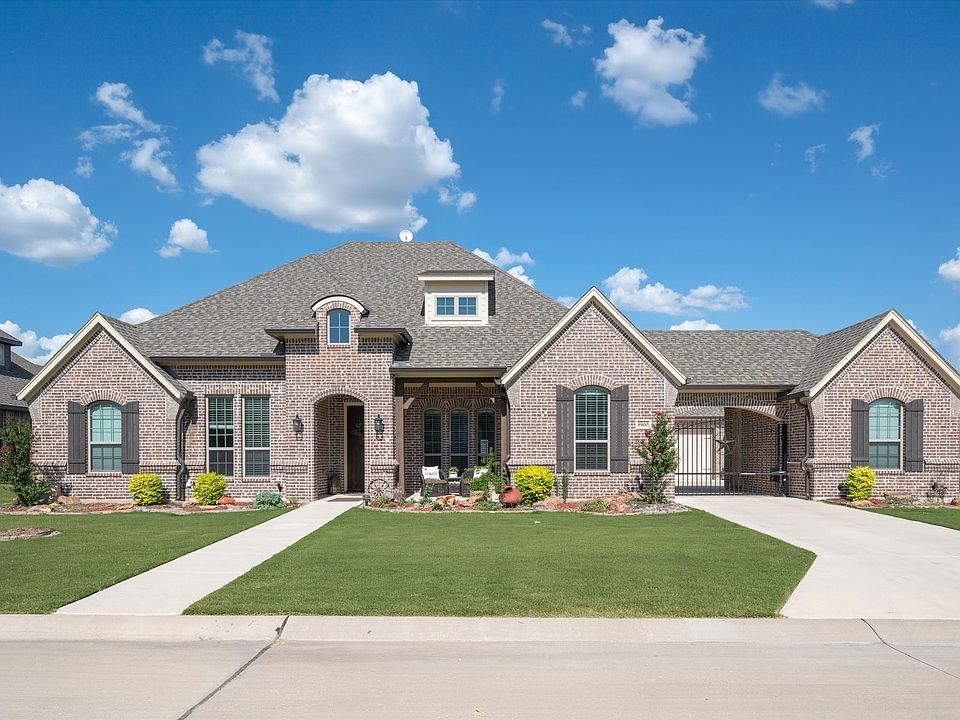 1st image of 8900 Lazy Oak Dr