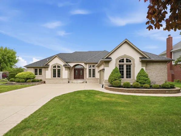 13697 Silent Woods Dr, Shelby Township, MI 48315