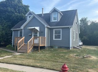 713 Page St, Iowa City, IA 52240