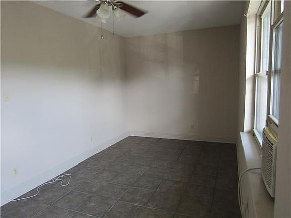 4th image of 610 Lesseps St APT 203