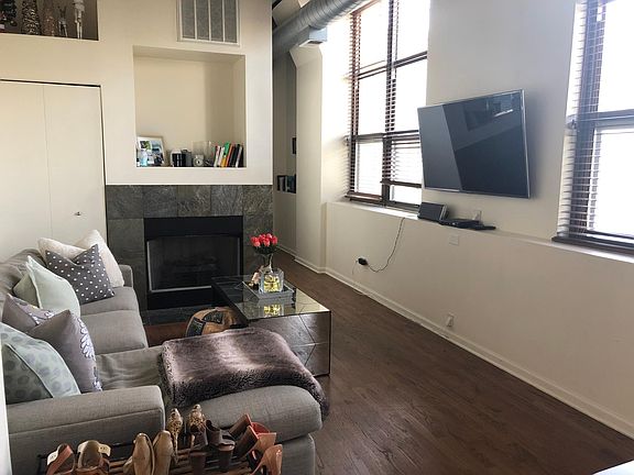 5th image of 758 N Larrabee St APT 835