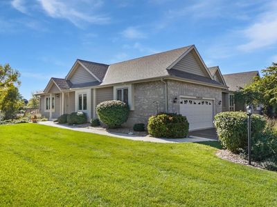 W243N2280 Deer Park DRIVE #A, Pewaukee, WI, 53072