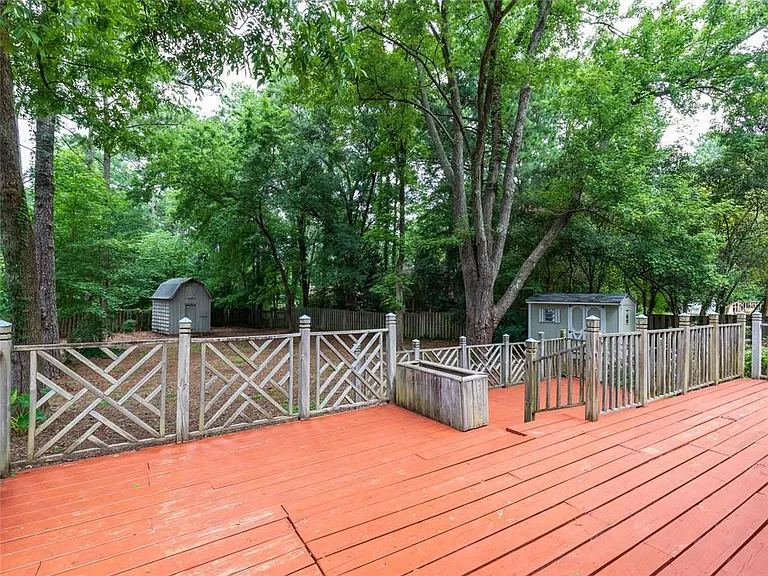 1110 Grimes Bridge Rd — Photo 26