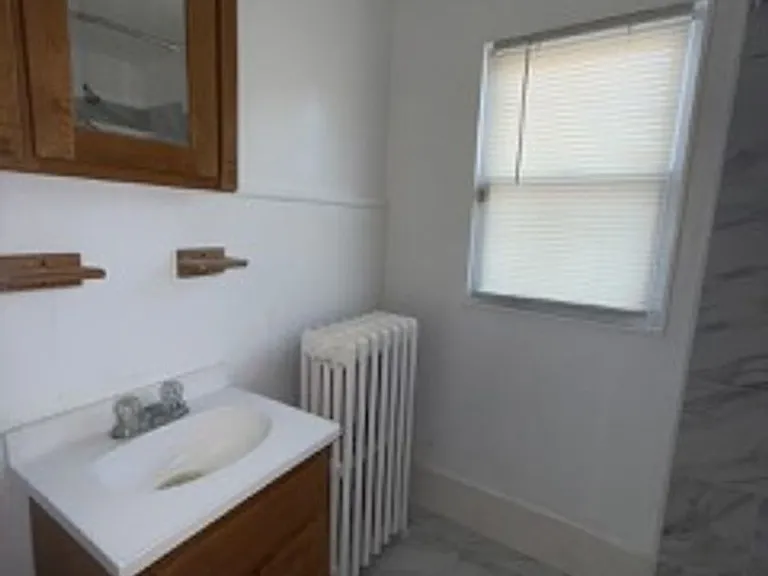 321 E Price St — Photo 3
