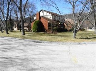 28 Brookdale Dr, Greensburg, PA 15601