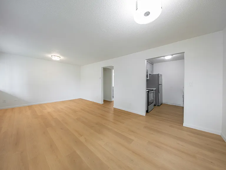 301 S 82nd St #5 — Photo 4