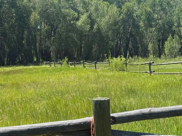 29 Cedar Dr, Encampment, WY 82325