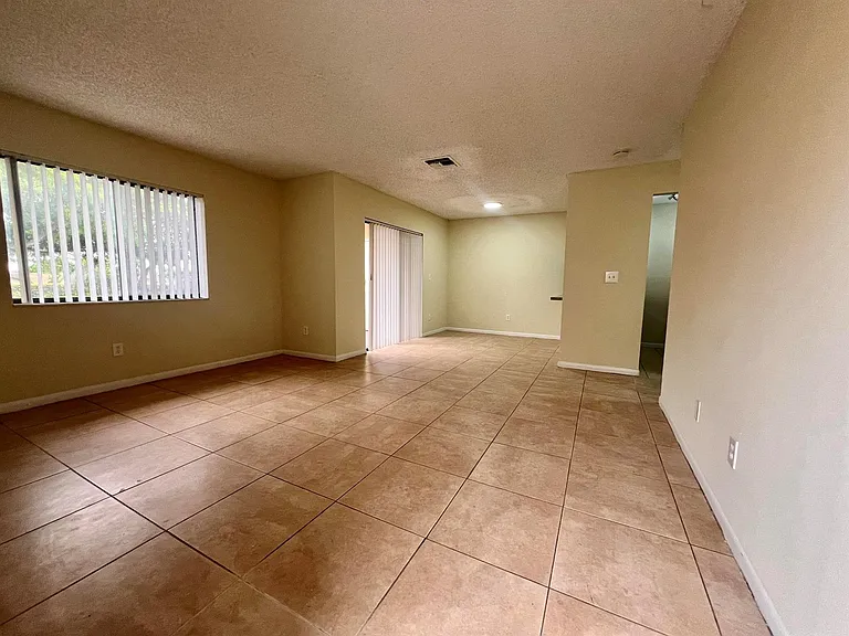 6061 10th Ave N #242 — Photo 3