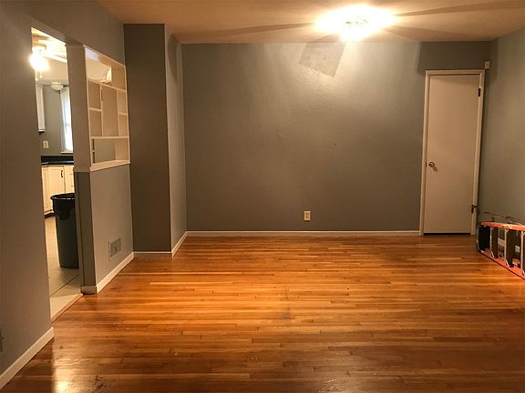 3rd image of 10211 Valley Dr